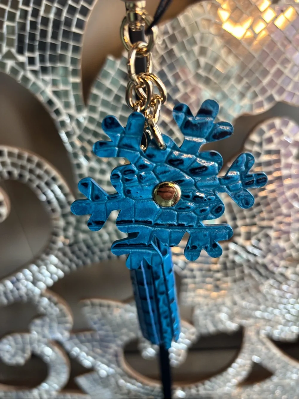 💕Brahmin Tassel & Snowflake‎ Vibrant Azure Keychain with Gold Hardware